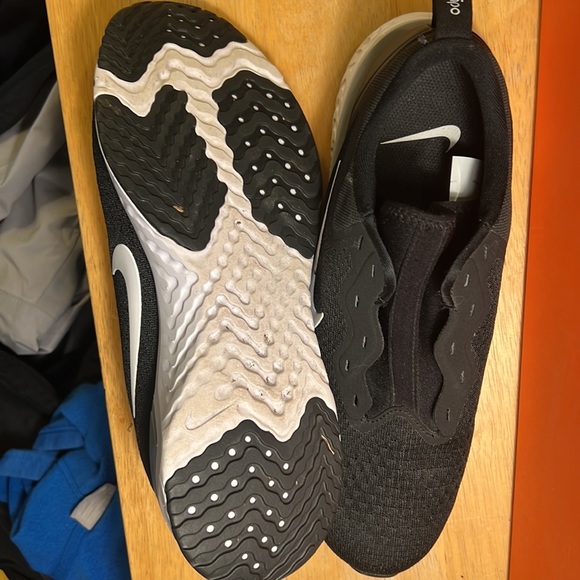 Nike Odyssey React- near new condition - Picture 3 of 3